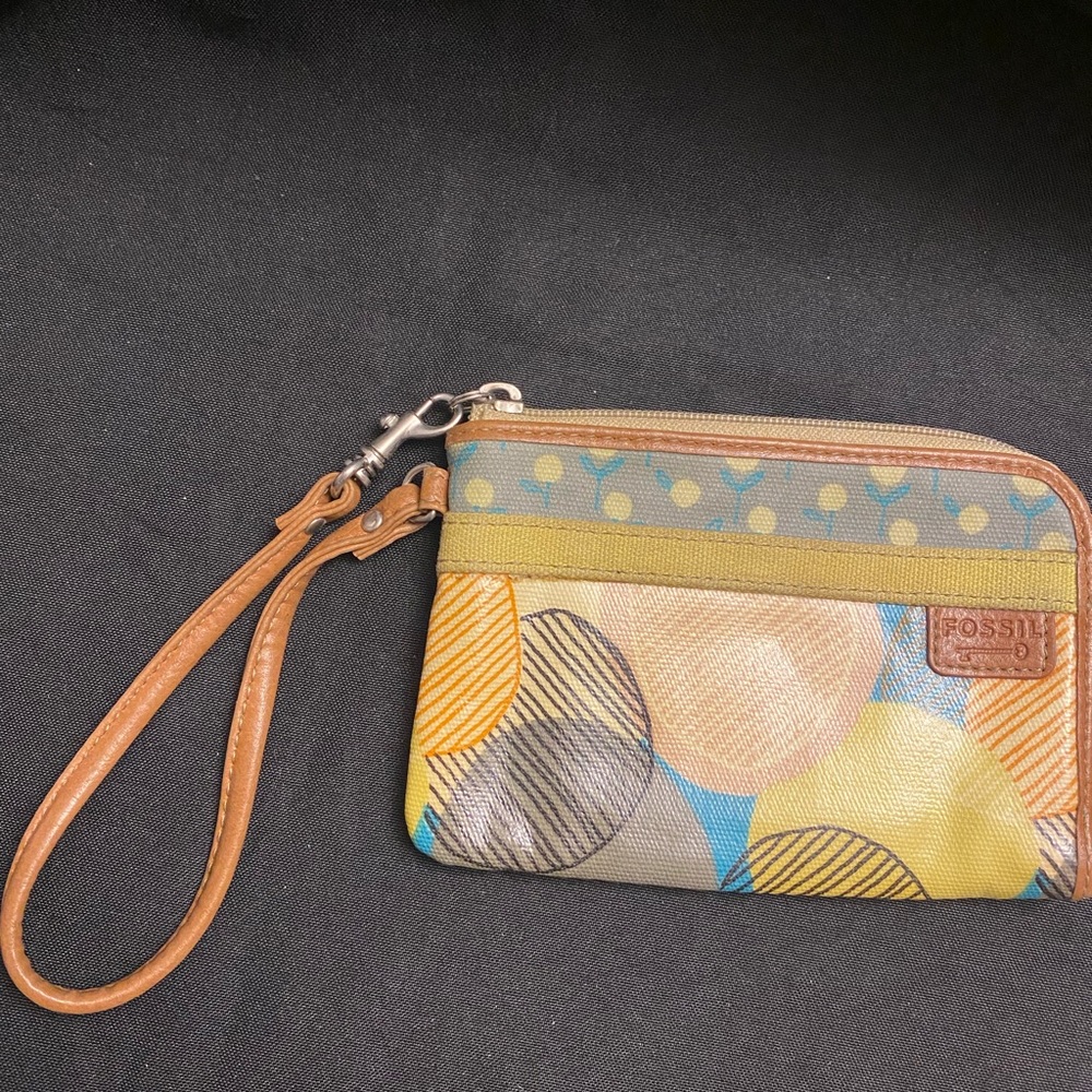 Fossil: Key-par, Wallet, zipper-Size: 6” x 4”,‎ Pre-Owned Good condition